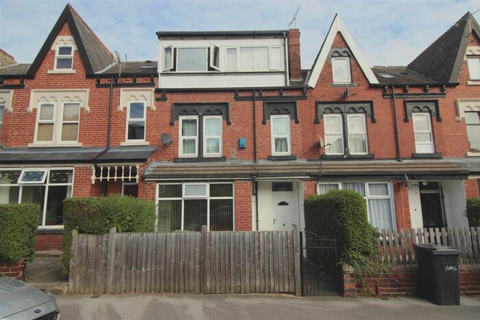 1 Bedroom Flat To Rent In Back Roman Place, Leeds, LS8