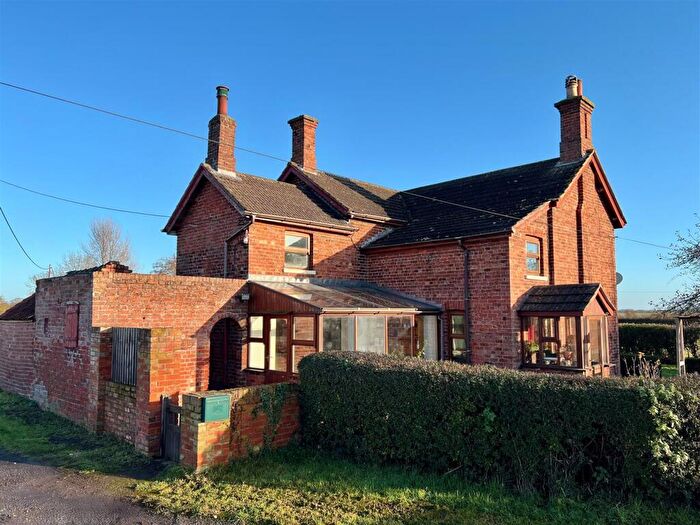 4 Bedroom Detached House For Sale In The Chestnuts Farmhouse + . Acres -Wickenby Road, Lissington, LN3