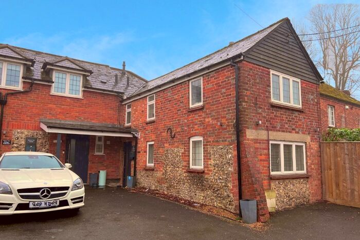 1 Bedroom Cottage To Rent In Little Cottage, Oxford Road, Stokenchurch, High Wycombe, Buckinghamshire, HP14
