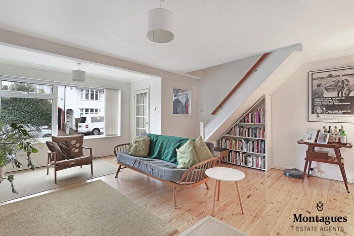 3 Bedroom House For Sale In Crossing Road, Epping, CM16