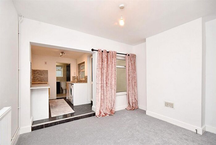 3 Bedroom Terraced House For Sale In Livingstone Street, Norwich, NR2