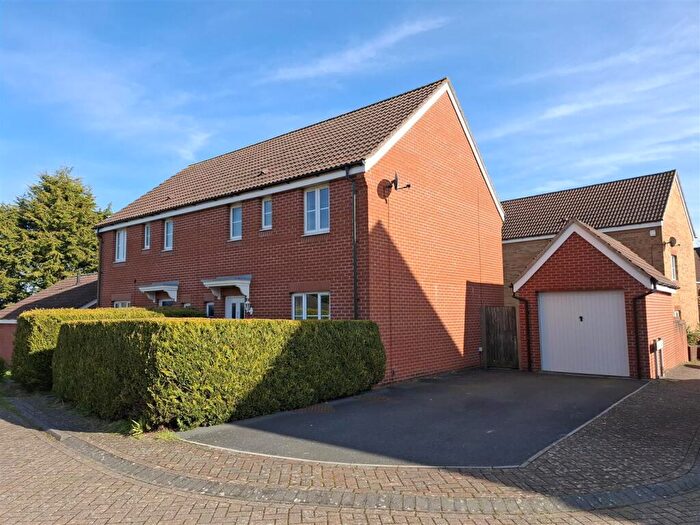 3 Bedroom Semi Detached House To Rent In Saxon Gate, Hereford, HR2