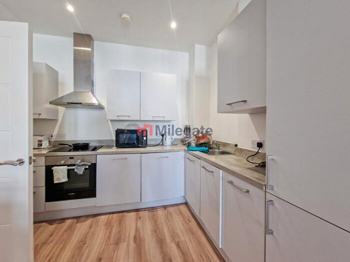 2 Bedroom Flat To Rent In Chichester Road, Southend-On-Sea, SS1