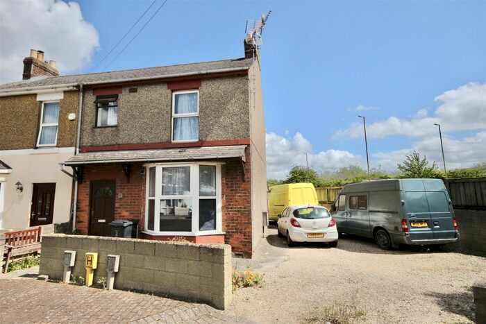 1 Bedroom Flat To Rent In Caulfield Road, Gorsehill, Swindon, SN2