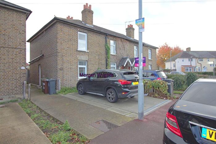 2 Bedroom Semi Detached House For Sale In Bennetts Castle Lane, Dagenham, RM8
