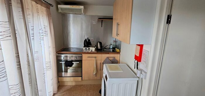 1 Bedroom Flat To Rent In Nicoll Place, Hendon, NW4