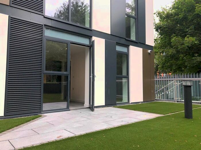 2 Bedroom Flat To Rent In Downtown, Woden Street, Salford, M5
