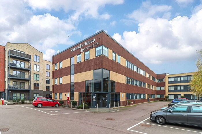 1 Bedroom Flat For Sale In Home Park Mill Link, Kings Langley, WD4