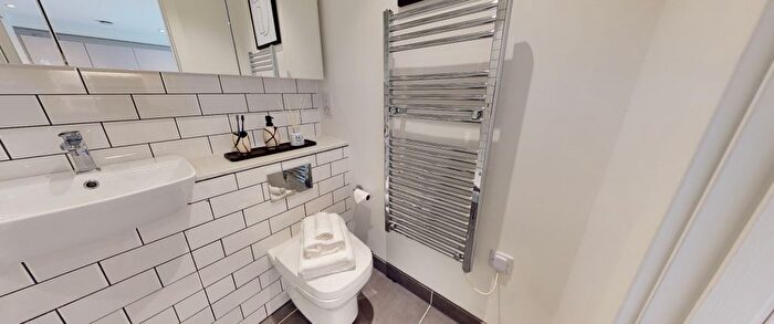 1 Bedroom Flat To Rent In Dumballs Road, Cardiff, CF10