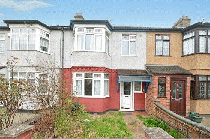 3 Bedroom Terraced House For Sale In Strathmore Gardens, Hornchurch, Essex, RM12