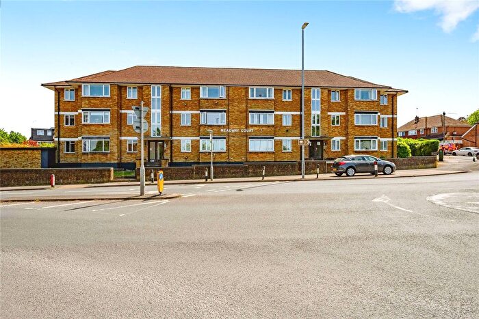 3 Bedroom Flat For Sale In West Street, Dunstable, Bedfordshire, LU6
