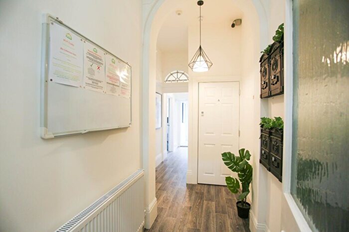 Studio To Rent In Suite, King Street, Luton, Bedfordshire, LU1