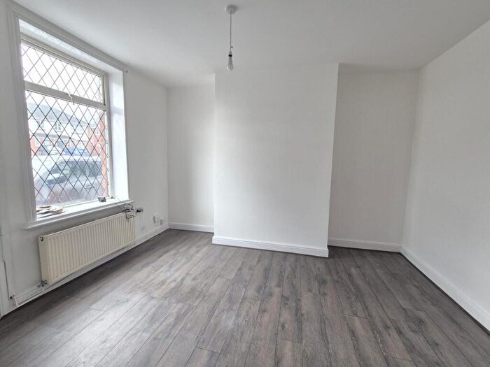 2 Bedroom Terraced House To Rent In Hollins Road, Oldham, OL8