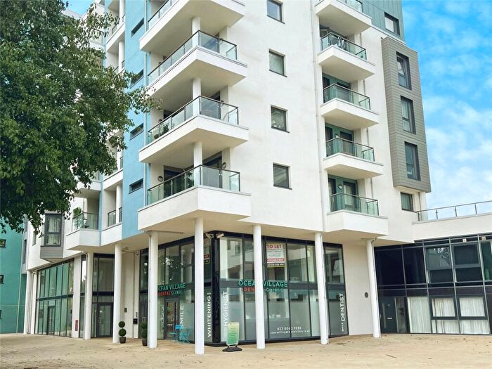 2 Bedroom Apartment For Sale In Ocean Way, Southampton, Hampshire, SO14