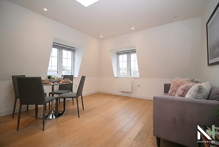 1 Bedroom Flat To Rent In Queens Parade, Queens Road, Hendon, NW4