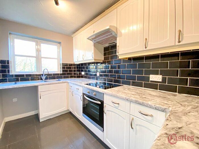 1 Bedroom Flat For Sale In Burrows Chase, Waltham Abbey, EN9