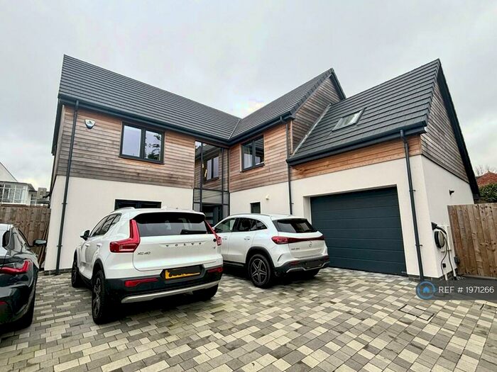 4 Bedroom Detached House To Rent In High Beech, Rushden, NN10