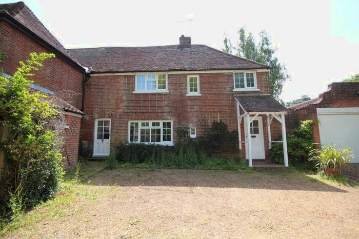 3 Bedroom Semi-Detached House To Rent In Holden Road, Southborough, Tunbridge Wells, TN4