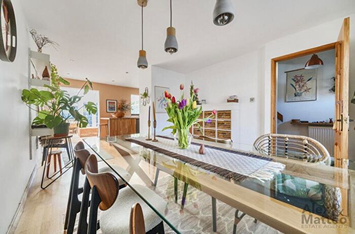 2 Bedroom End Of Terrace House To Rent In Fishermans Drive, Canada Water, SE16