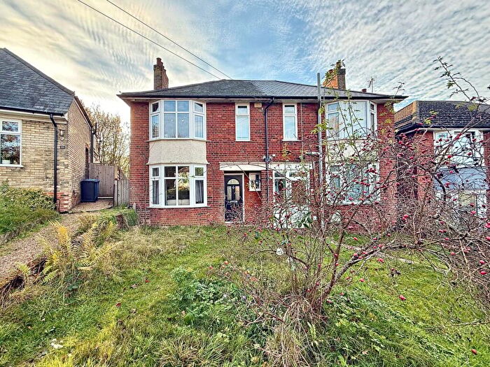 3 Bedroom Semi Detached House For Sale In Bishops Hill, Ipswich, IP3