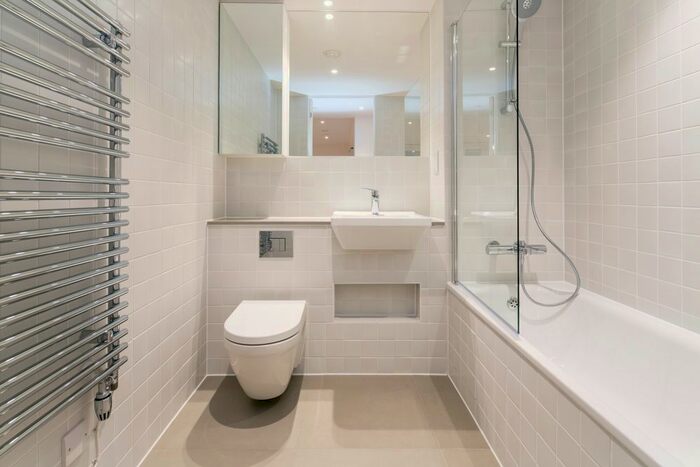 2 Bedroom Flat To Rent In Pressing Lane, Hayes UB3