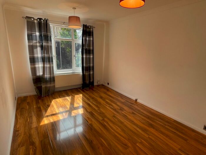 1 Bedroom Flat To Rent In Swallowfield, Werrington, Peterborough, PE4