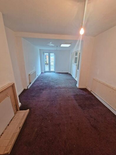 3 Bedroom Terraced House To Rent In Kingsland Avenue, Coventry, CV5