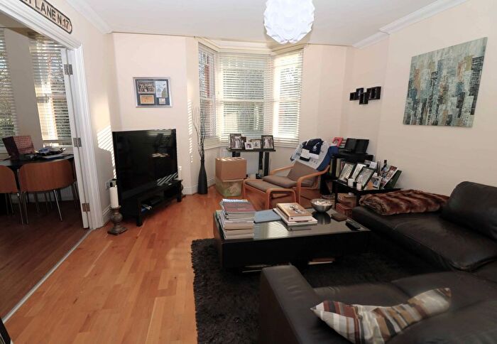 2 Bedroom Flat To Rent In Hammers Lane, London, NW7