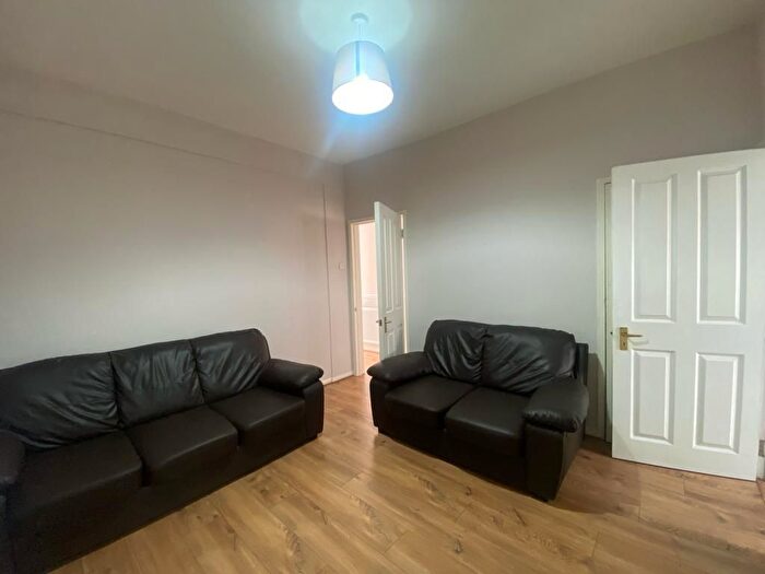 4 Bedroom Terraced House To Rent In Totterdown Street, London, SW17