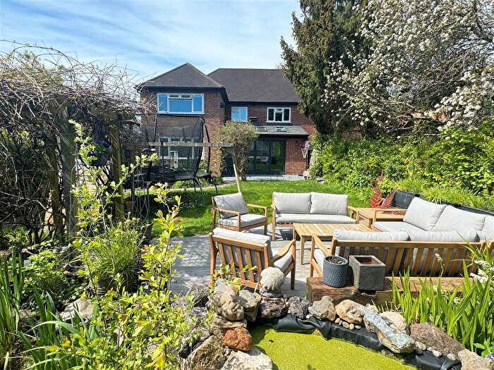 5 Bedroom Semi-Detached House For Sale In Andover Drove, Wash Water, Newbury, RG20