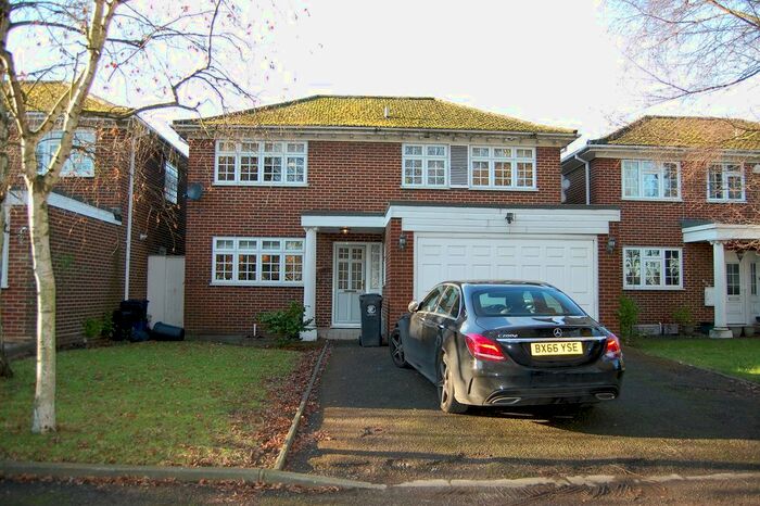 4 Bedroom Detached House To Rent In High Road, Woodford Green IG8