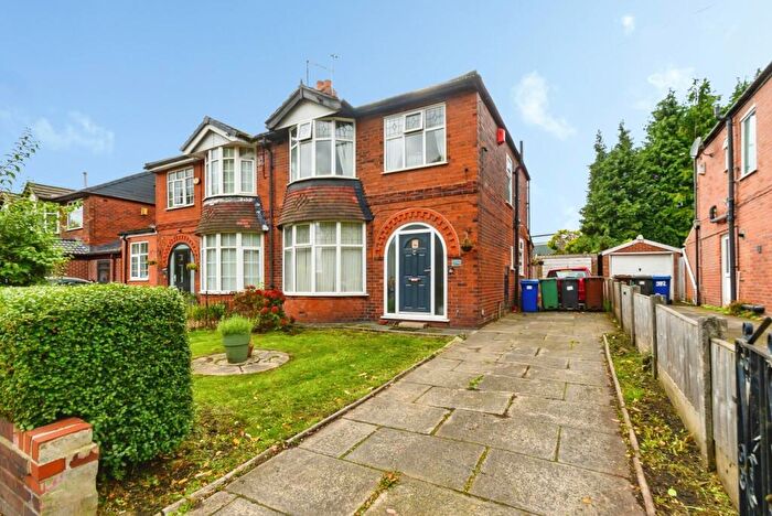 3 Bedroom Semi-Detached House For Sale In Manchester Road, Bury, Greater Manchester, BL9