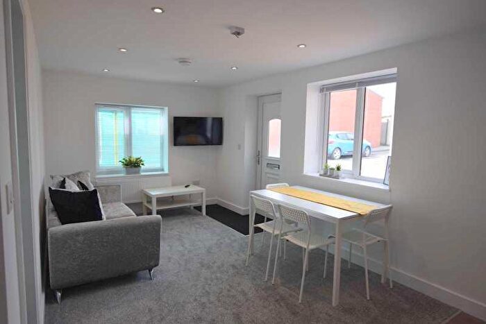 1 Bedroom Flat To Rent In Croft Street - Student Apartment - /, F4
