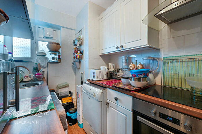 1 Bedroom Apartment For Sale In Middle Park Avenue, London, SE9