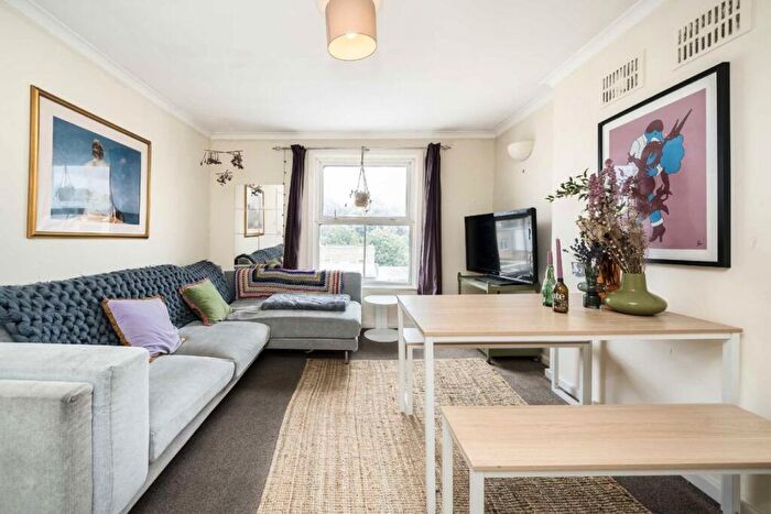 2 Bedroom Flat To Rent In Brockley Road, Brockley, SE4