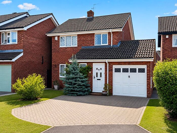 3 Bedroom Detached House For Sale In Embrook Way, Calcot, Reading, RG31