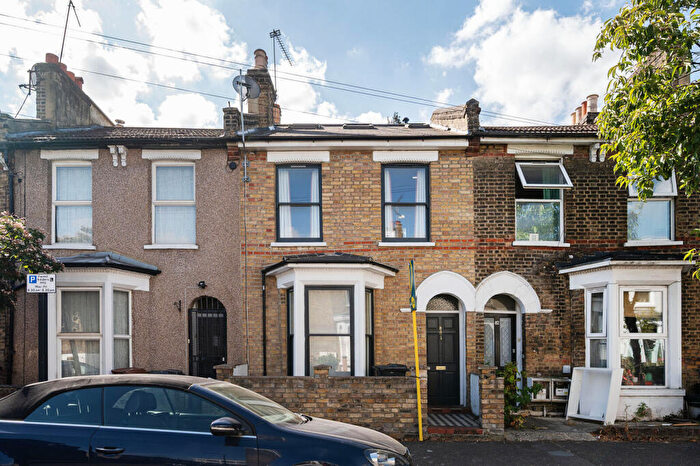 5 Bedroom House For Sale In Hassett Road, Homerton, London, E9