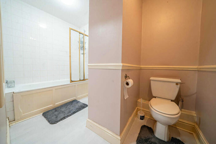 1 Bedroom Apartment For Sale In Lancaster Court, Ullet Road, Liverpool, Merseyside, L17