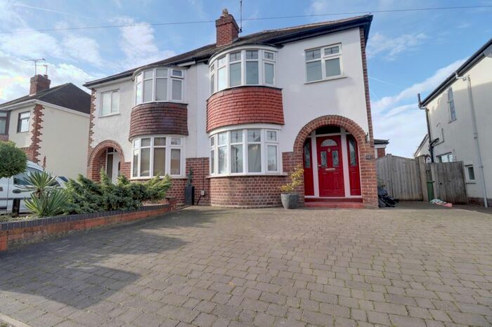 3 Bedroom Semi-Detached House To Rent In Kingston Avenue, Stafford, ST16