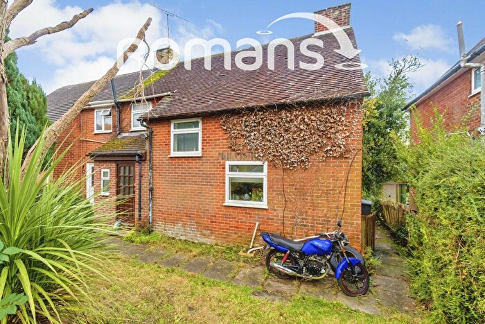 4 Bedroom Semi-Detached House To Rent In Stanmore, Winchester, SO22