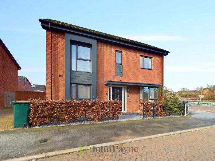 3 Bedroom Semi-Detached House To Rent In Hummingbird Avenue, Canley, Coventry, CV4