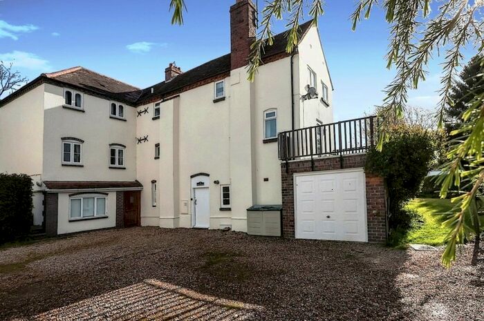 3 Bedroom Cottage For Sale In Hanbury Road, Droitwich, WR9