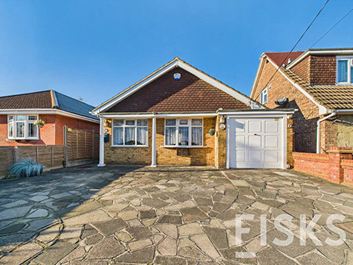 4 Bedroom Detached Bungalow For Sale In Homefields Avenue, Benfleet, SS7