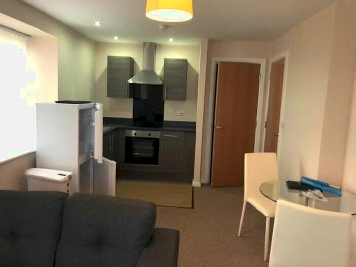 1 Bedroom Flat To Rent In Richmond Road, Halifax, HX1