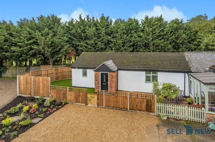 2 Bedroom Bungalow For Sale In Bedford Road, Bedford, MK43