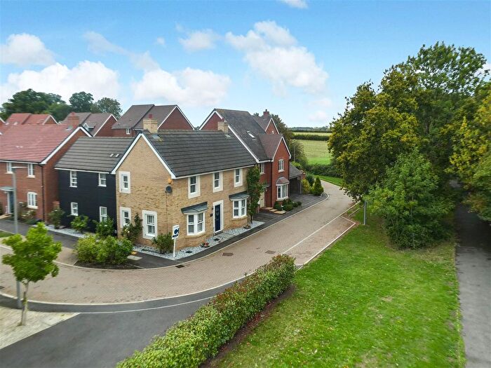 4 Bedroom Detached House For Sale In Trinidad Grove, Bletchley, Milton Keynes, MK3