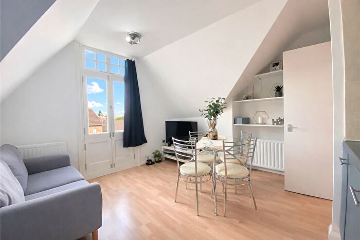 1 Bedroom Flat To Rent In Newburgh Road, London, W3