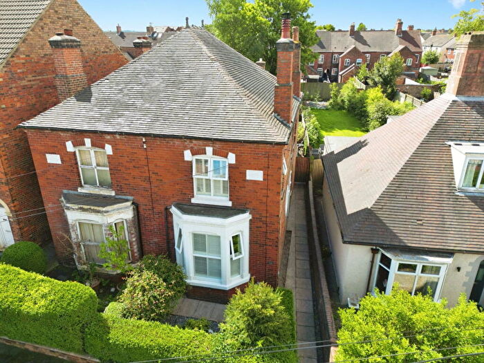 3 Bedroom Semi-Detached House For Sale In Regent Street, Church Gresley, DE11