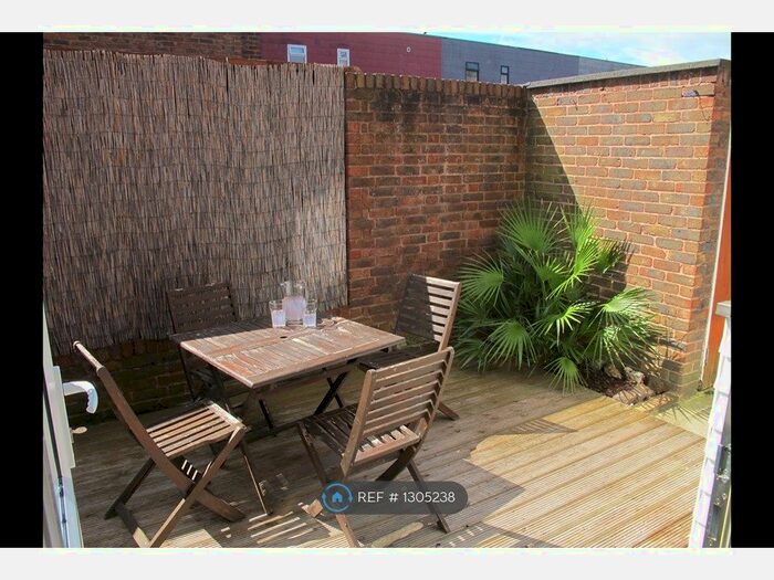 1 Bedroom Flat To Rent In Raynes Park, London SW20