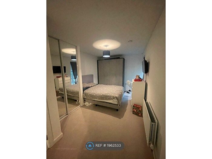 2 Bedroom Flat To Rent In Freedom House, London, W13